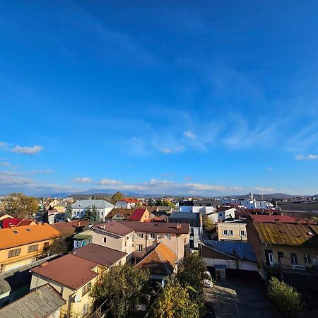 Amazing View Lux With Balcony Apartment Mukacheve Bagian luar foto